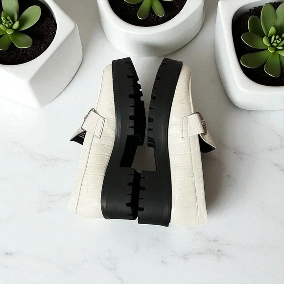 Steve Madden Lug Sole Loafers Size 7.5 White Croc Embossed Hardware Accents - Picture 7 of 9